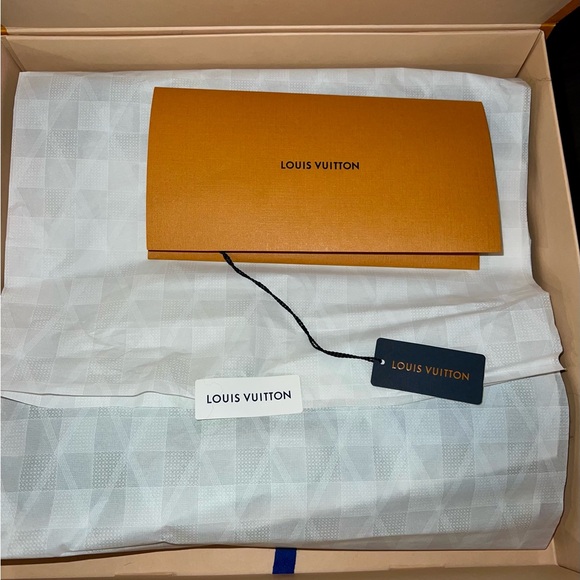 LOUIS VUITTON SCARF - Picture 6 of 16